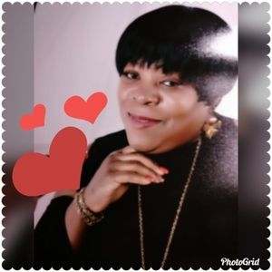 Meet your Posher, Cassandra